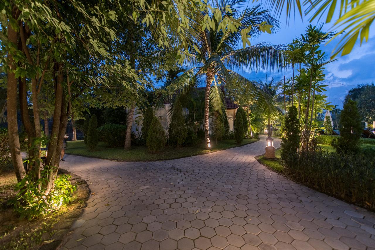 Angkor Palace Suite & Villa Siem Reap Luaran gambar